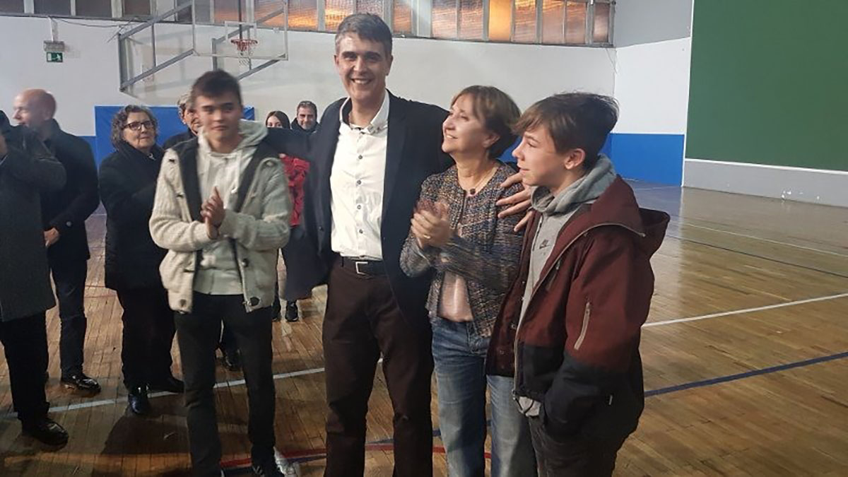 Claudi Martí celebra la victòria de 2017 amb la família | Arxiu RS946