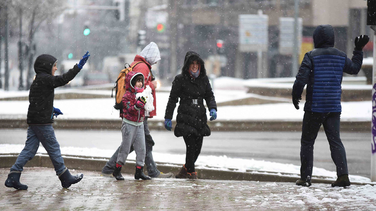 Sabadell s'ha despertat amb una capa de neu de fins a 4 centímetres. Foto: Roger Benet