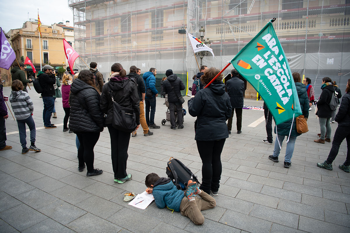 Concentració per l'escola en català | Roger Benet