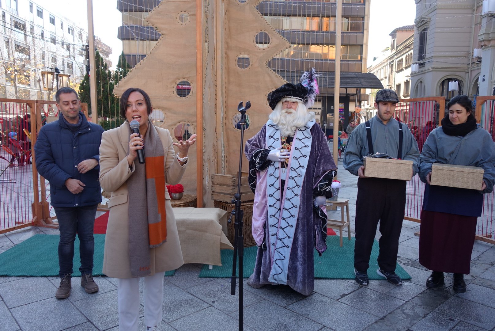 Marta Farrés i l'Ambaixador Joan en l'acte de rebuda de les claus | Helena Molist