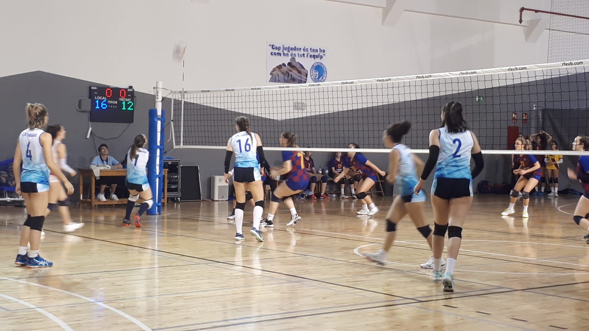 El femení ve de derrotar el Barça CVB U20 | CNS Vòlei