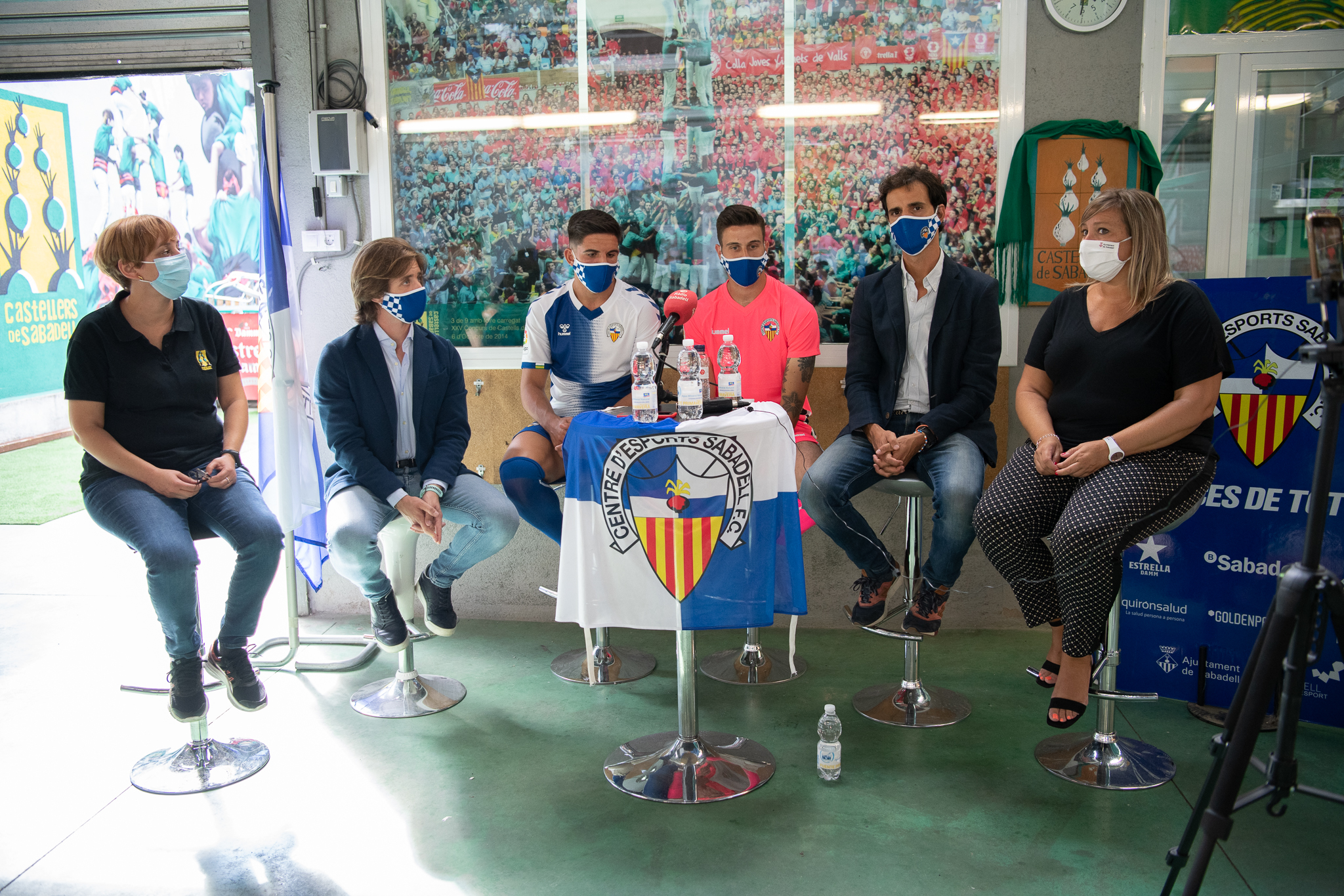 Roda de premsa de presentació de Fuoli i Víctor al local de Saballuts | Roger Benet