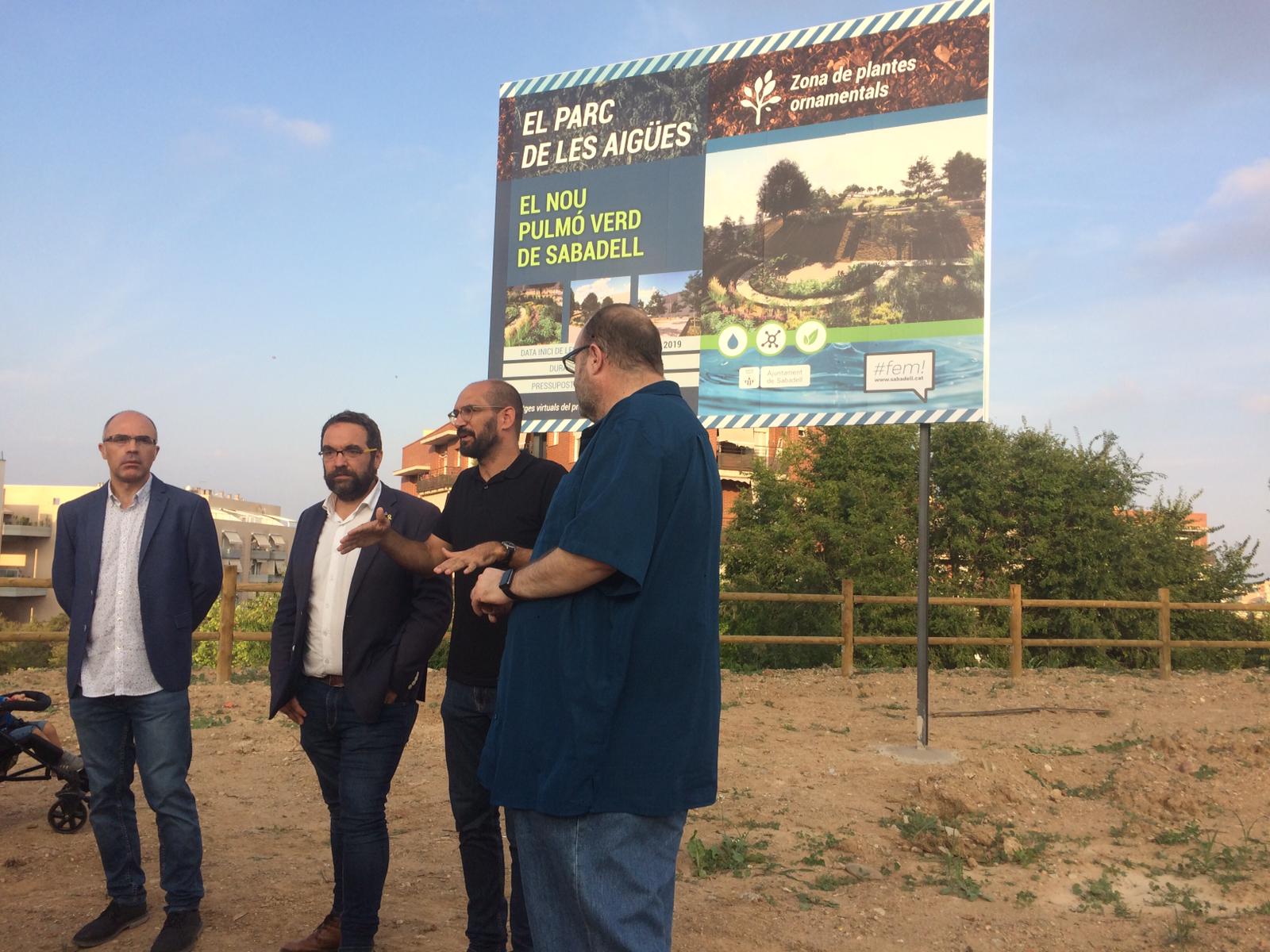 Els regidors explicant el projecte | Helena Molist