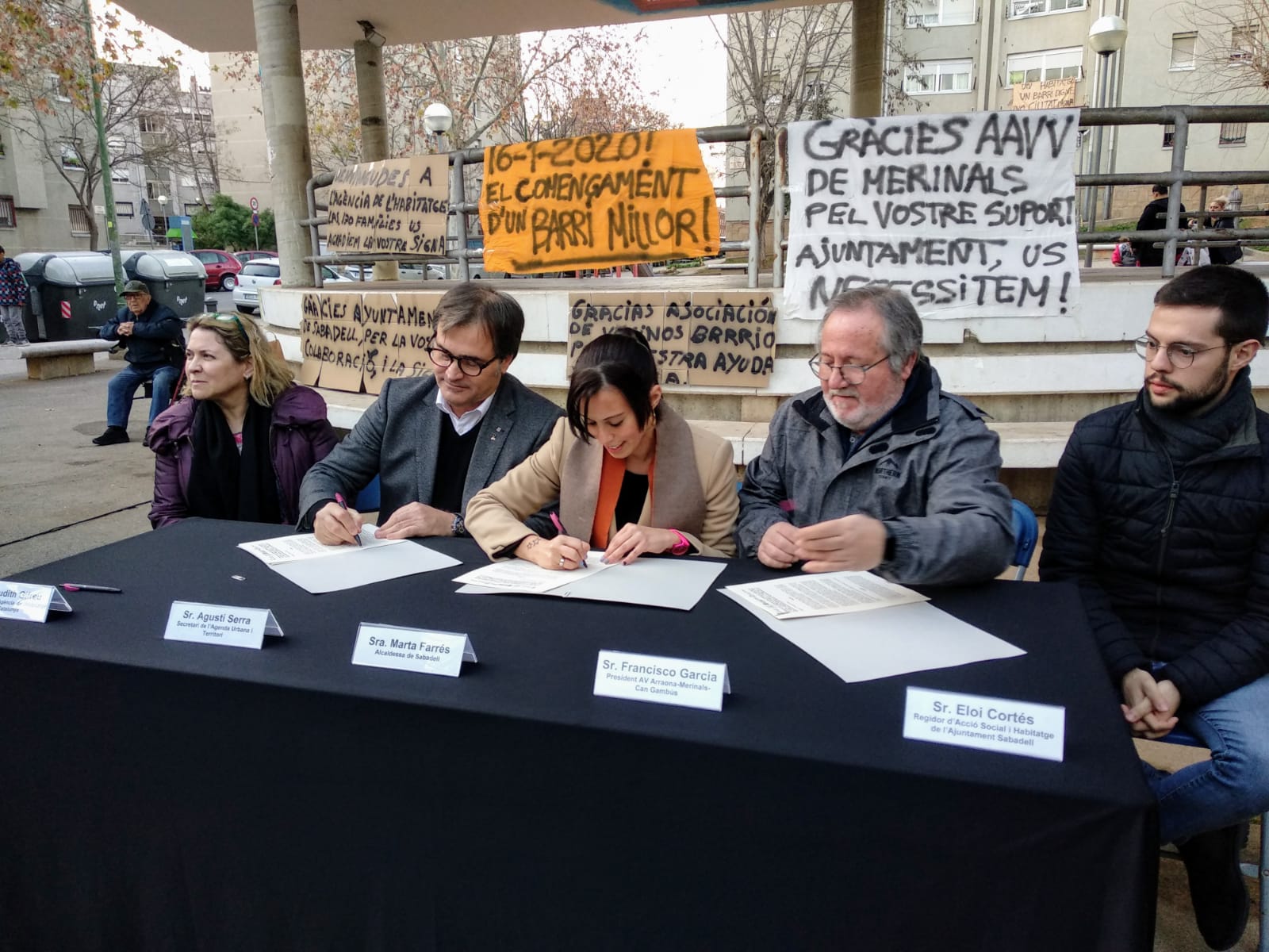 Moment de la firma de l'acord entre totes les parts implicades | Helena Molist