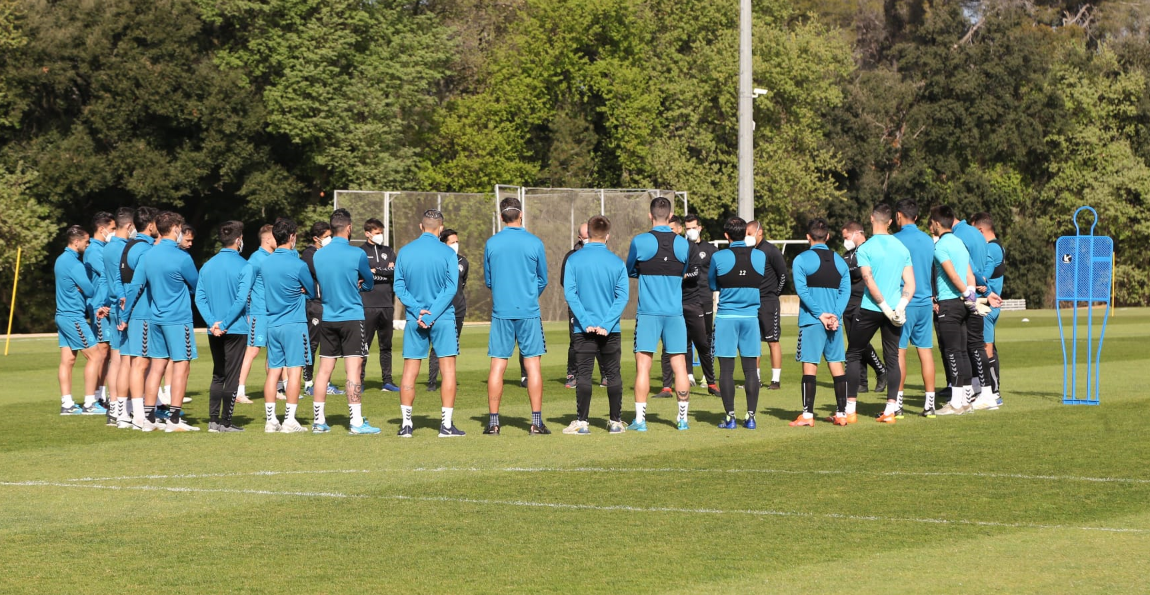 Xerrada col·lectiva de la plantilla en l'entrenament d'avui | CES