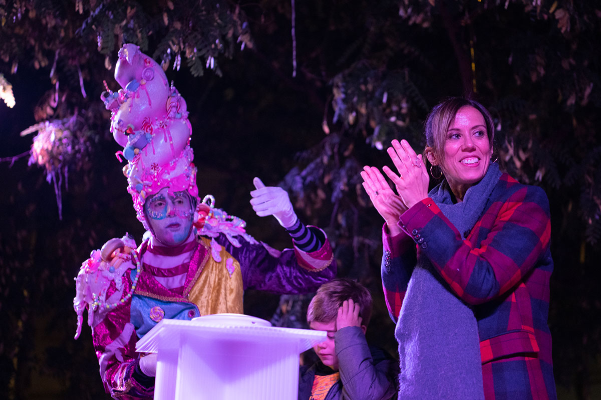 L'alcaldessa de Sabadell, Marta Farrés, ha acompanyat el Llaminer en totes les parades de la tarda | Roger Benet