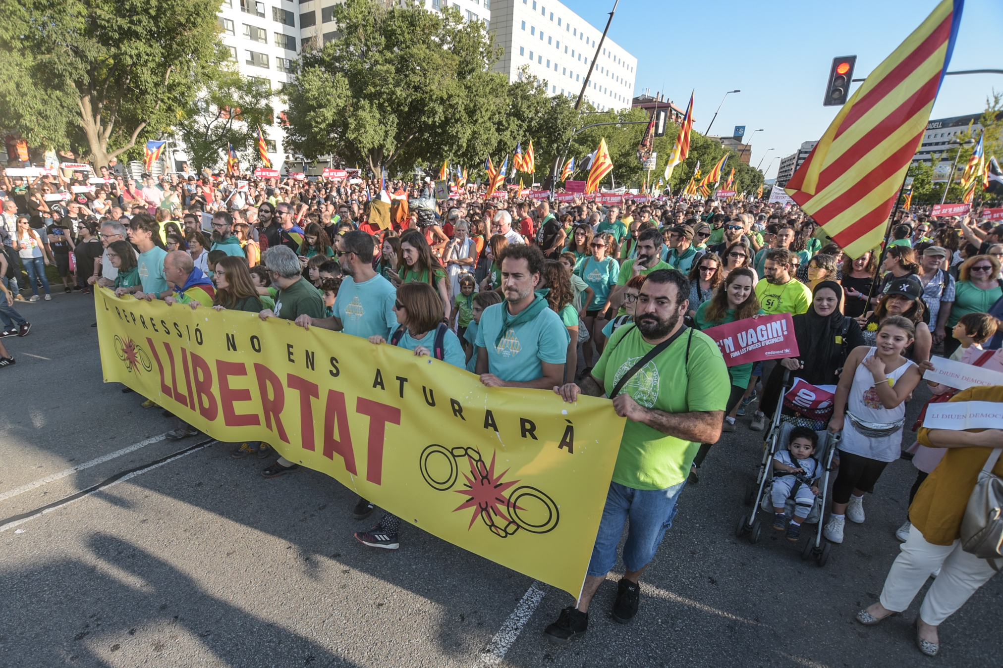 Capçalera manifestació | Roger Benet