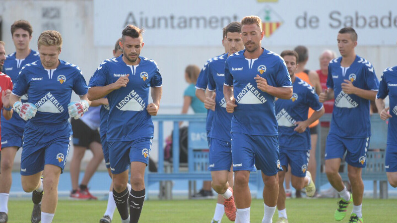 La plantilla del Sabadell ha començat a suar a les ordres de Toni Seligrat | Roger Benet