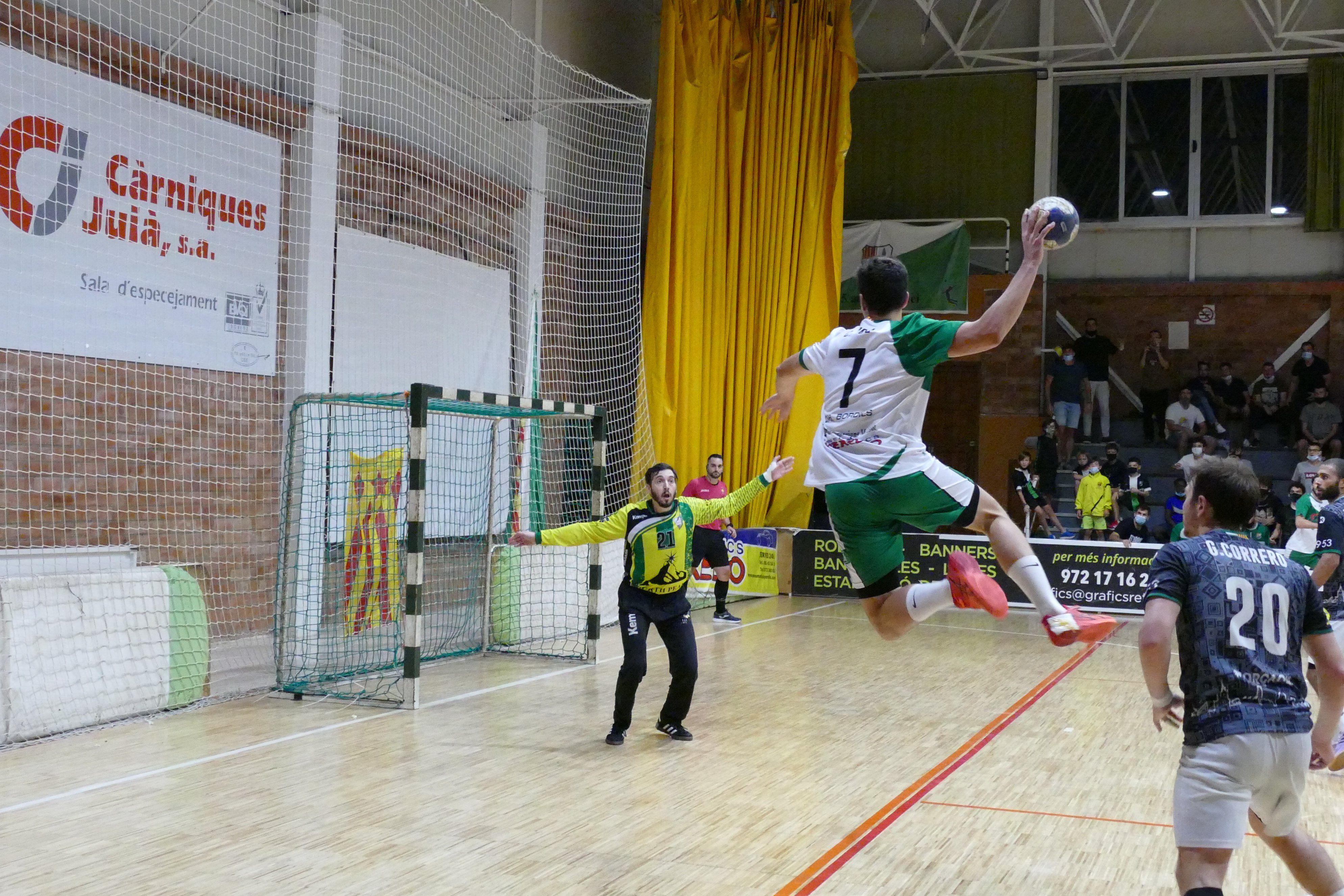 L'OAR va arribar a guanyar de cinc a la primera meitat i de quatre a la segona | Handbol Bordils