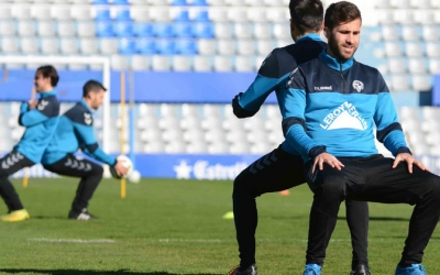 Manu Torres (dreta) s'ha consolidat a l'onze de Romo | Roger Benet (CE Sabadell)