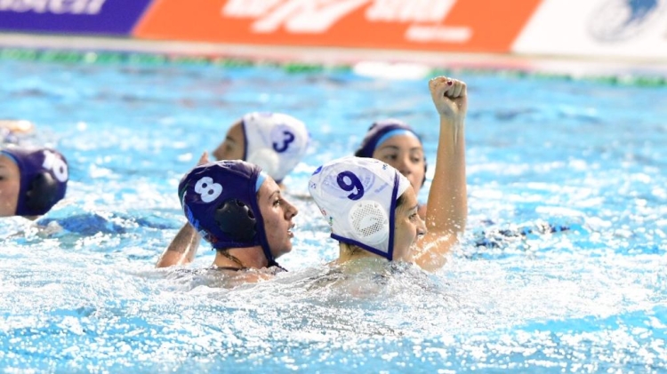 Judith Forca, celebrant un gol en el darrer precedent a la piscina de 50 metres