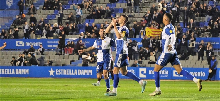 L'aleshores capità, felicitat per Astals i Athumán | CES