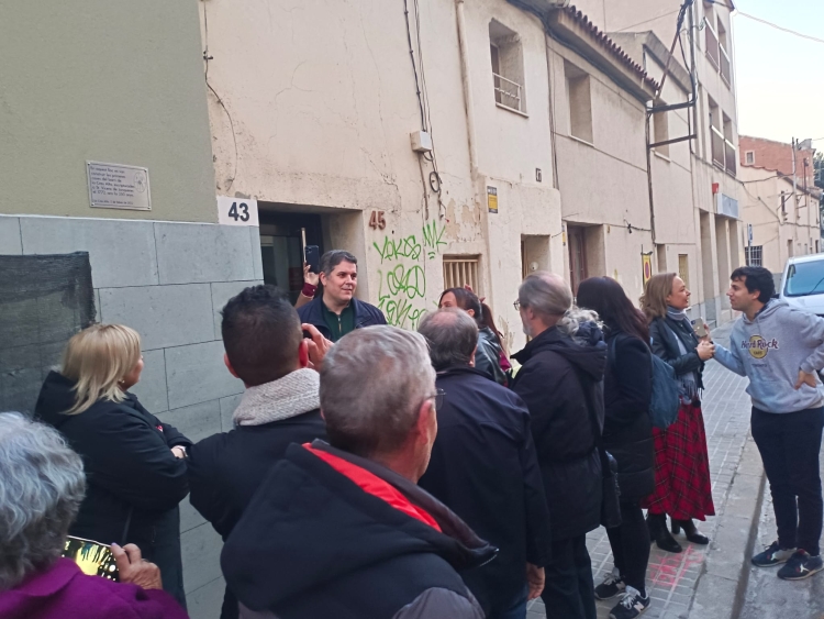 Descoberta de la placa del carrer Major | Karen Madrid