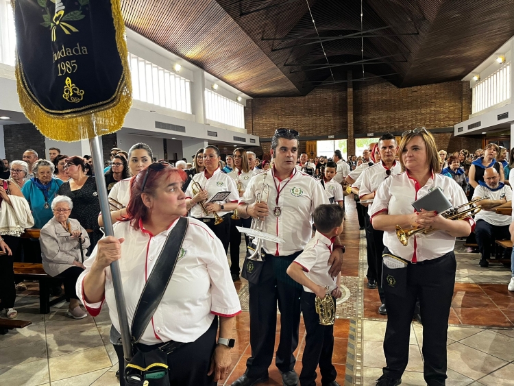 La banda de música de Castellar a l'església