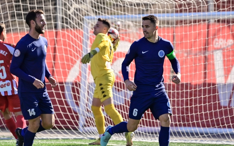 Cortés celebrant un gol al Nou Congost de Manresa | CFBFutur