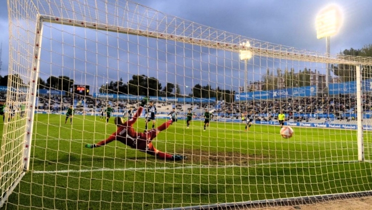 Jacobo marca de penal contra el San Fernando | Críspulo Díaz