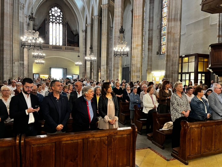 L'església de Sant Fèlix plena de gom a gom