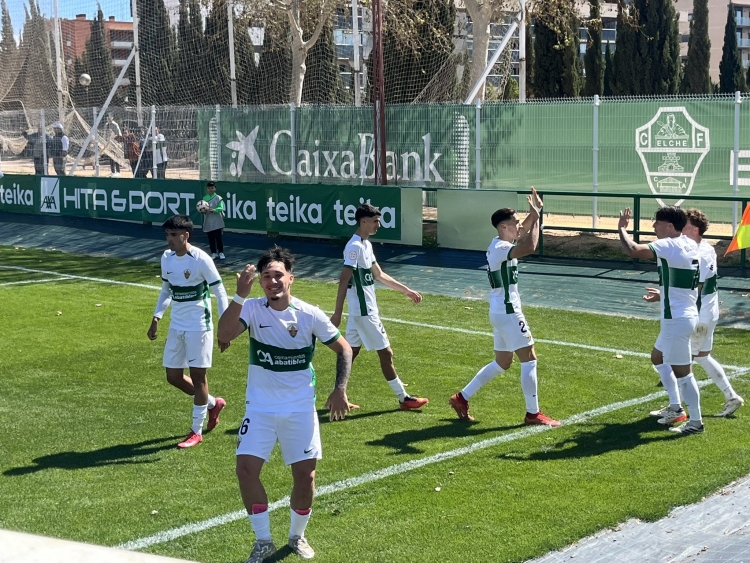 Marcos Montero celebrant el momentani 2-2 | Adrián Arroyo