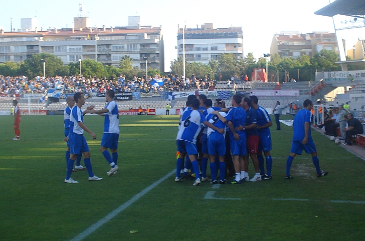 Celebració a la banqueta de l'1-1 obra d'Ollés | Arxiu RS946