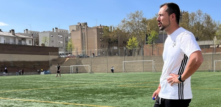 Tutó dirigint el Mercantil en l'últim partit jugat a casa | Adrián Arroyo