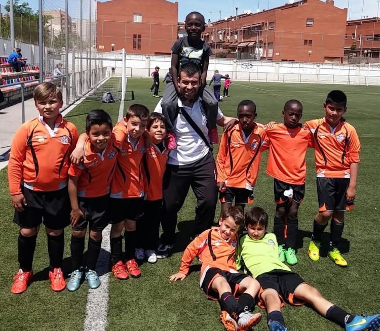 La família Diallo al Municipal de Ca n'Oriac: Fode a sobre de Sag, al seu costat Abdou i després, Balla Moussa | Cedida