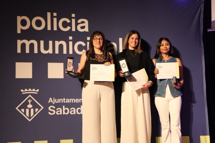 Ciutadanes que van salvar la vida a un home a la Rambla